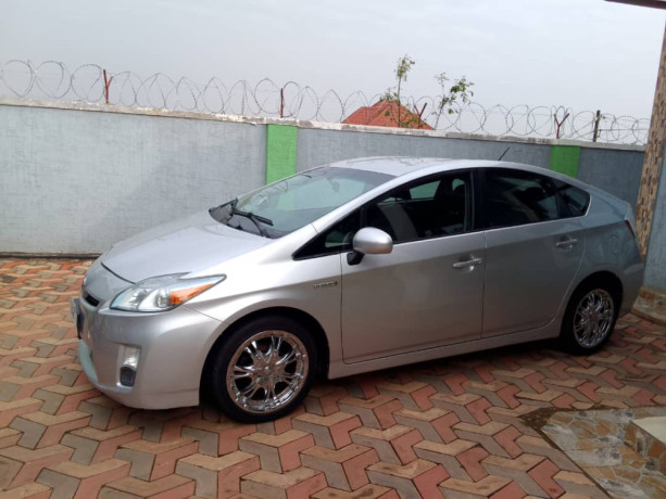 toyota-prius-big-2