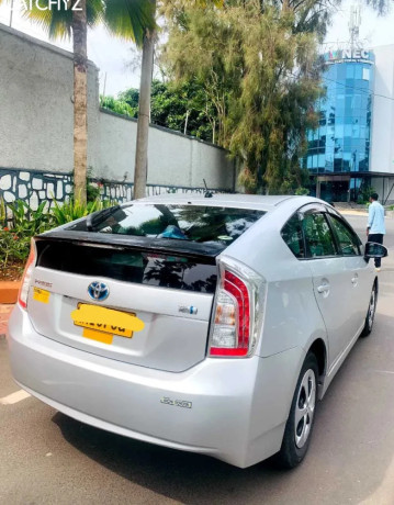 toyota-prius-hybrid-automatic-2012-for-sale-big-2