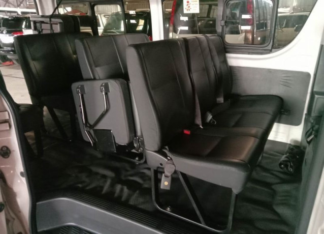 2017-toyota-hiace-20l-1tr-gasoline-big-5