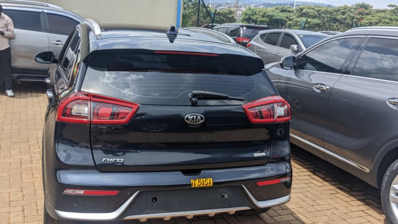 bs-18-kia-niro-2018-for-sale-big-5