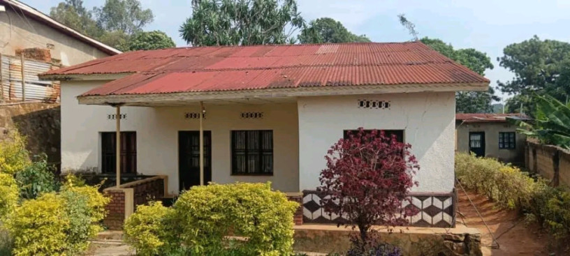 old-house-for-sale-in-kiyovu-near-great-hotel-big-1