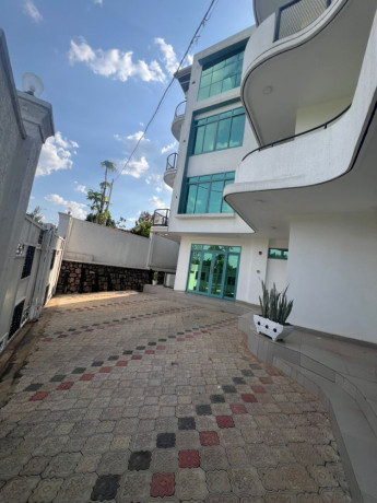 bs-02-kacyiru-beautiful-and-modern-apartment-for-rent-near-the-golf-course-offering-a-great-view-of-kigali-in-a-calm-and-secure-neighborhood-big-4