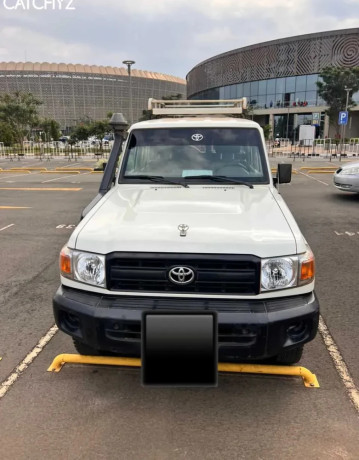 toyota-land-cruiser-big-1