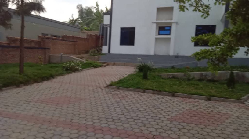 kigali-land-with-an-old-house-for-sale-in-nyamirambo-big-7