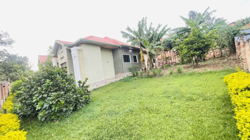 kibagabaga-unfurnished-5bedrooms-villa-for-rent-at-1000-in-good-location-on-tarmac-road-big-2