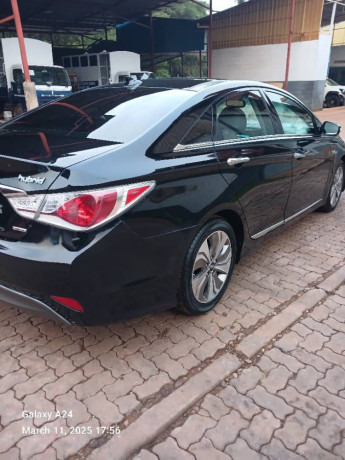 hyundai-sonata-big-0