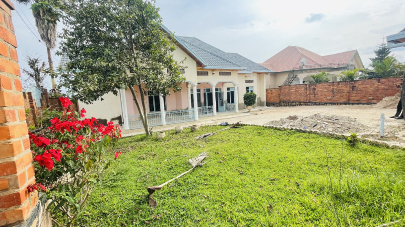 kimironko-4bedrooms-house-for-sale-at-190m130-000usd-in-very-calm-neighborhood-big-1