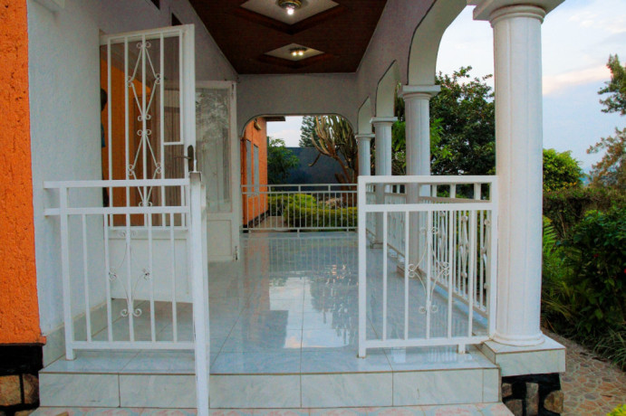 kiyovu-very-nice-unfurnished-house-for-rent-with-swimming-pool-in-kigali-rwanda-big-1