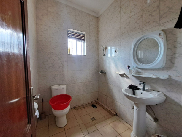 kimironko-modern-house-for-sale-in-kigali-big-6