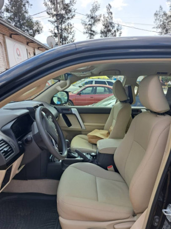 toyota-landcruiser-model-prado-for-sale-big-3