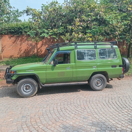toyota-landcruiser-for-sale-big-0