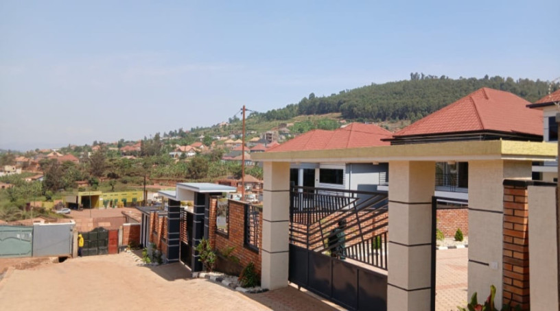 for-rent-in-kagugu-please-contact-me-big-2