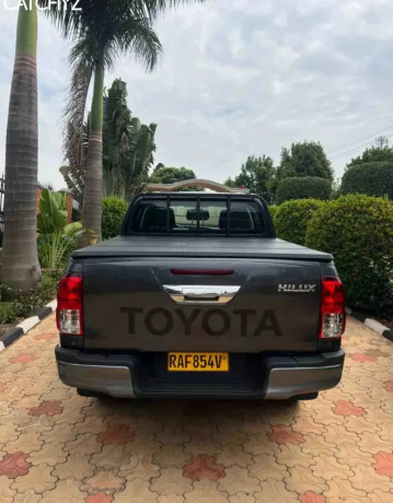 toyota-hilux-revo-manual-2021-for-sale-big-0