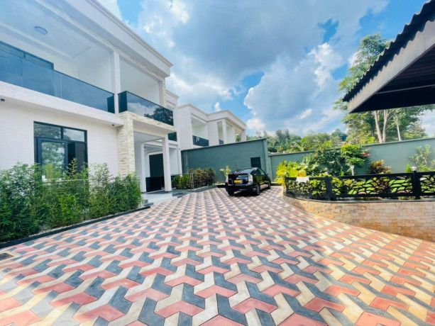 kigali-great-hotel-unfurnished-house-for-rent-in-kiyovu-big-0