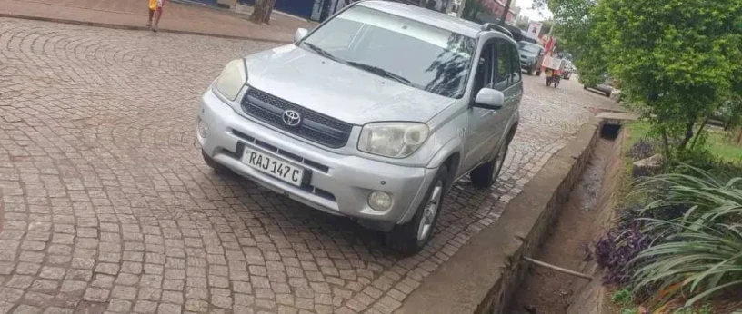 toyota-rav-4-petrol-for-sale-big-4