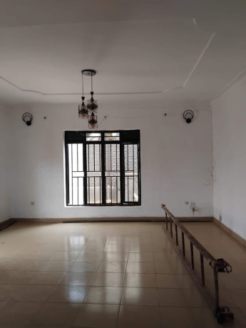 kimironko-unfurnished-4bedrooms-house-for-rent-at-1m-680-in-good-location-big-9
