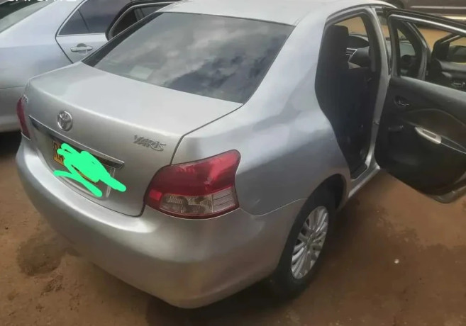 toyota-yaris-big-1
