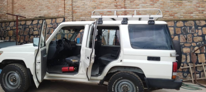 bere-231-toyota-landcruiser-is-available-for-sale-big-2