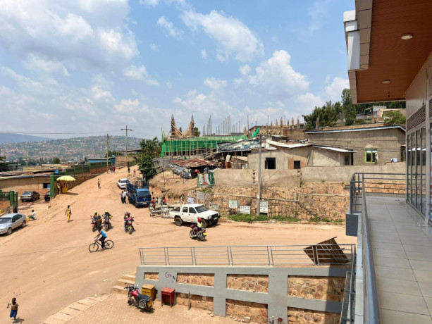 kagugu-batsinda-plot-for-sale-big-0