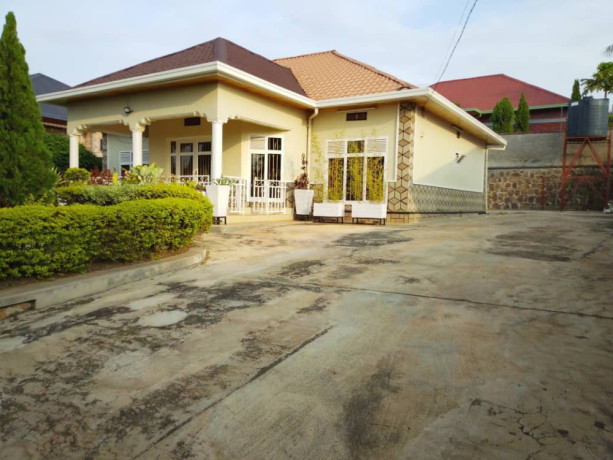kibagabaga-nice-house-and-big-plot-for-sale-in-kigali-big-2