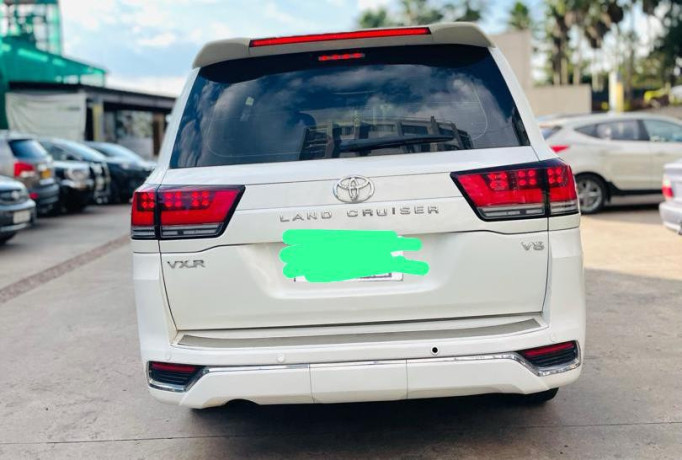 toyota-prado-v8-big-1