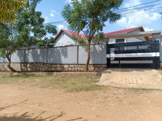 nice-house-with-a-big-plot-for-sale-in-kacyiru-prime-location-with-view-of-town-at-400millions-big-2