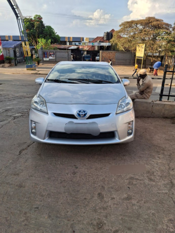 toyota-prius-big-5
