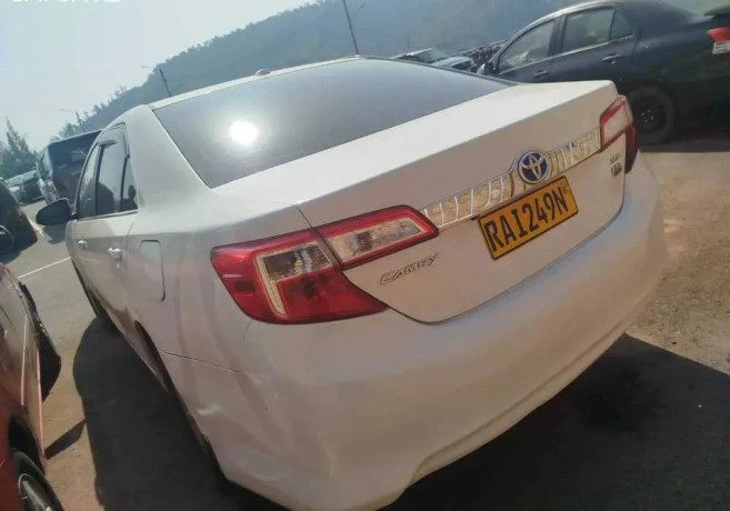 toyota-camry-hybrid-for-sale-big-1