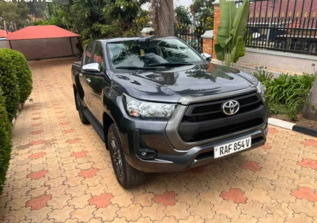toyota-hilux-revo-manual-2021-for-sale-big-1
