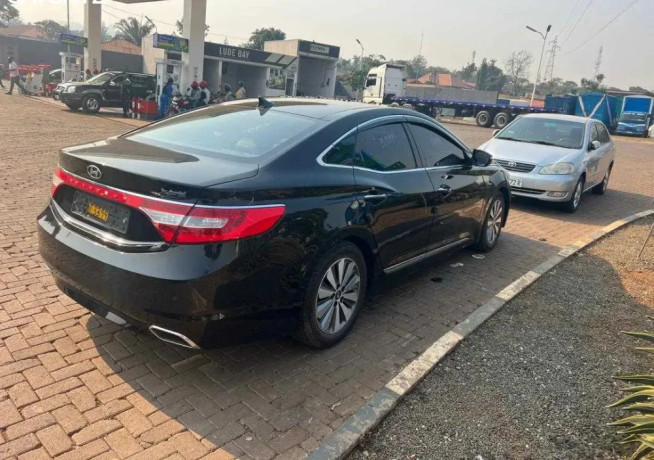 hyundai-grandeur-big-1