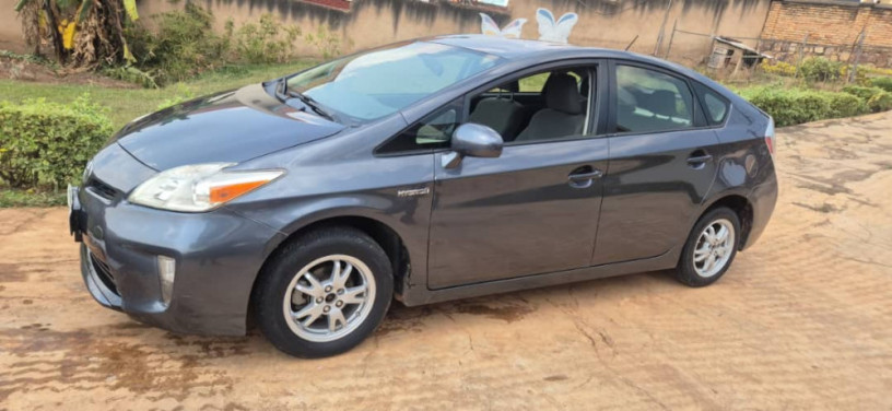 toyota-prius-big-1