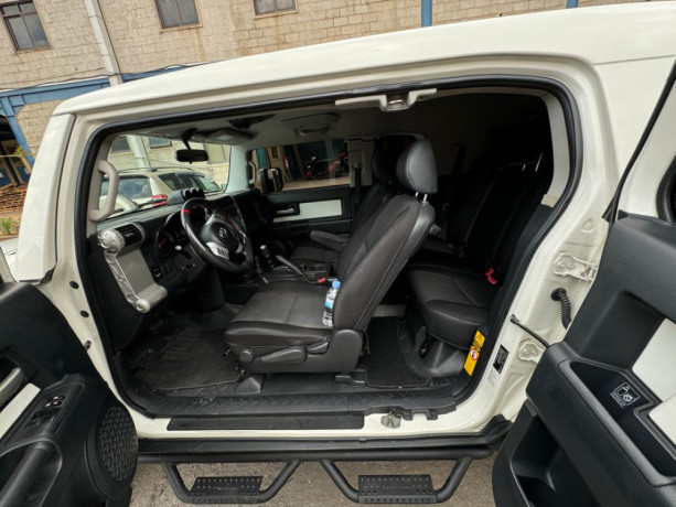 tb-130-toyota-toyota-fj-automatic-2015-for-sale-at-35500-usd-big-6