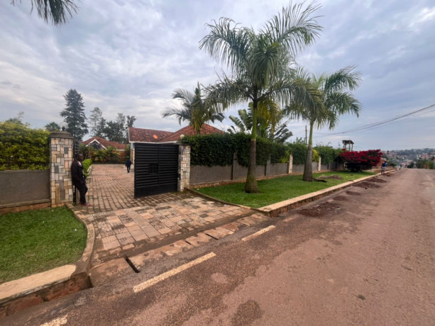 kigali-old-house-for-sale-in-niboyi-big-1