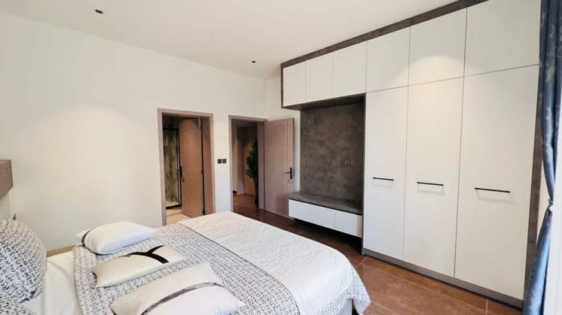 nyarutarama-golf-course-panoramic-views-high-stylish-modern-apartments-big-0