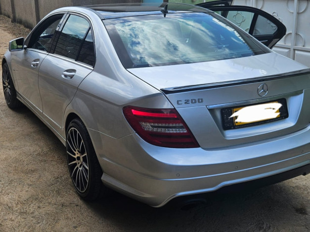 mercedes-benz-big-0