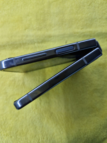 galaxy-z-flip-4-512gb-8gb-big-3