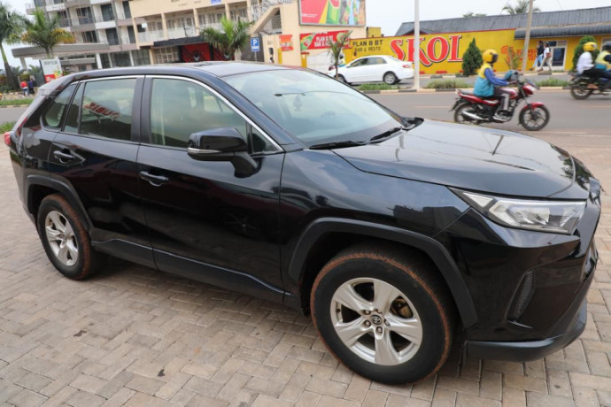 toyota-rav4-big-1