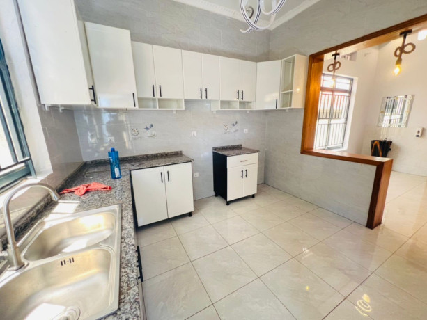 kanombe-house-for-sale-in-kigali-big-4