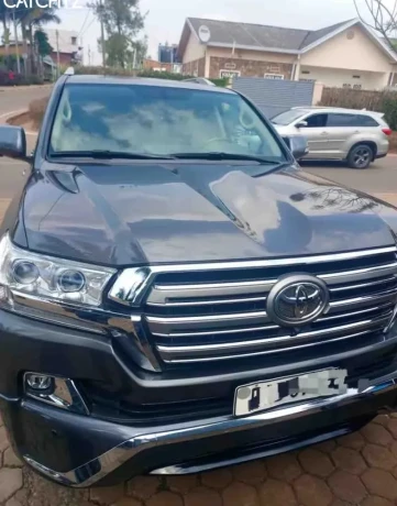 land-cruiser-v8-d4d-automatic-2018-for-sale-big-3