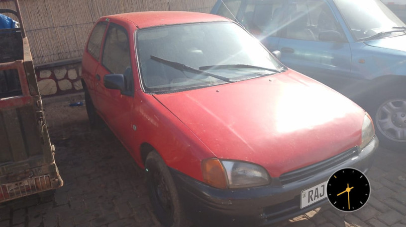 toyota-starlet-big-0