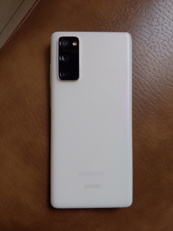 samsung-galaxy-s20-fe-5g-big-4