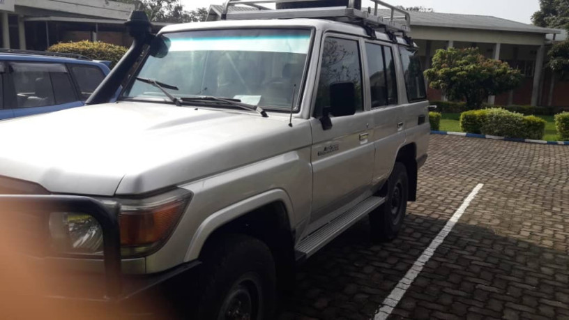 bere-369-toyota-landcruiser-in-good-condition-is-available-for-sale-big-0