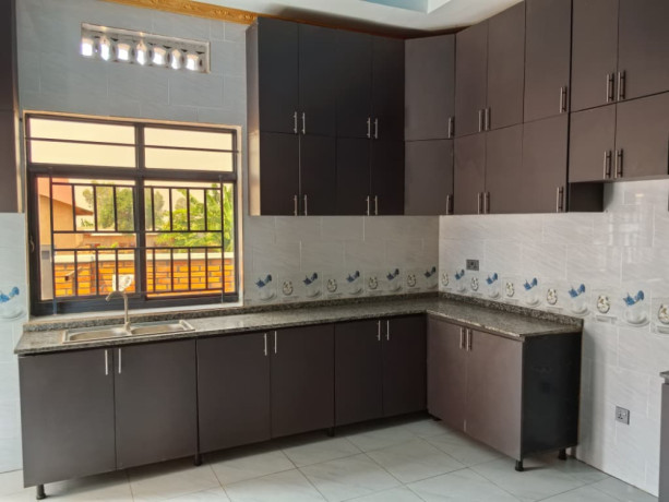 kigali-house-for-sale-in-kanombe-busanza-big-4