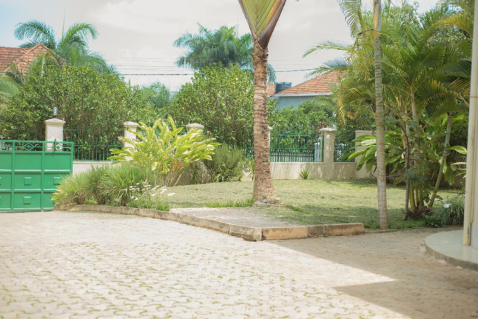gacuriro-very-nice-unfurnished-house-for-rent-in-kigali-big-4