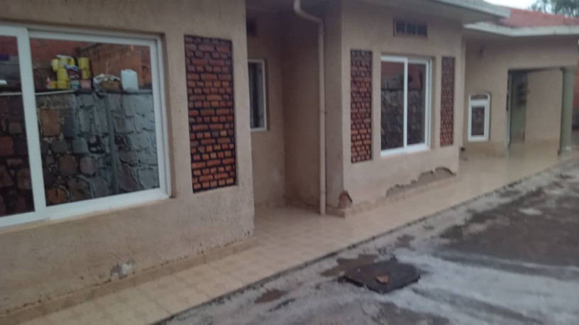 house-for-sale-in-kacyiru-going-for-400million-francs-negotiable-big-6
