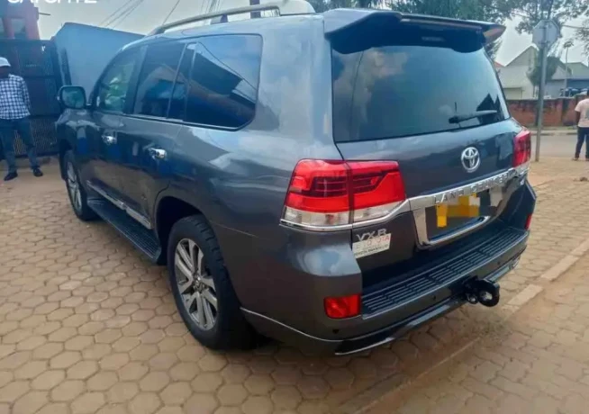 land-cruiser-v8-d4d-automatic-2018-for-sale-big-2