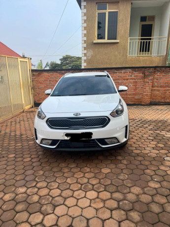 kia-niro-big-0