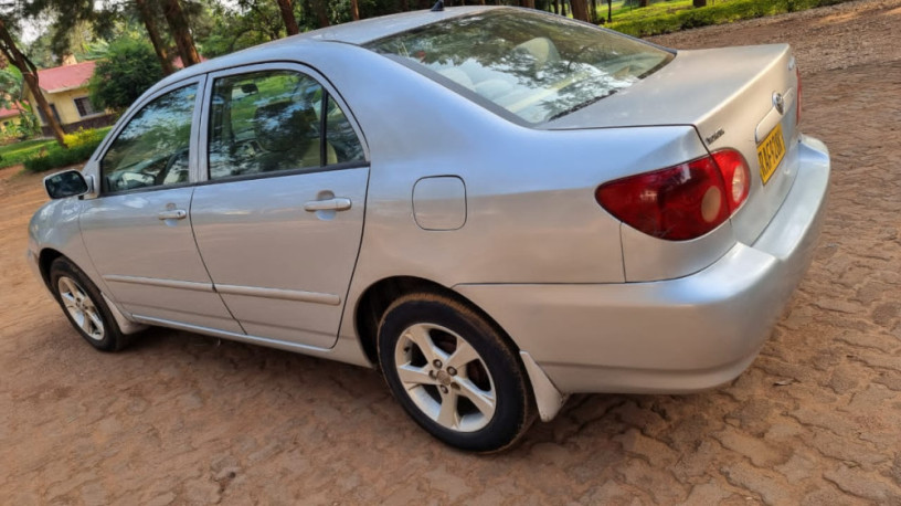 toyota-corolla-ce-big-2