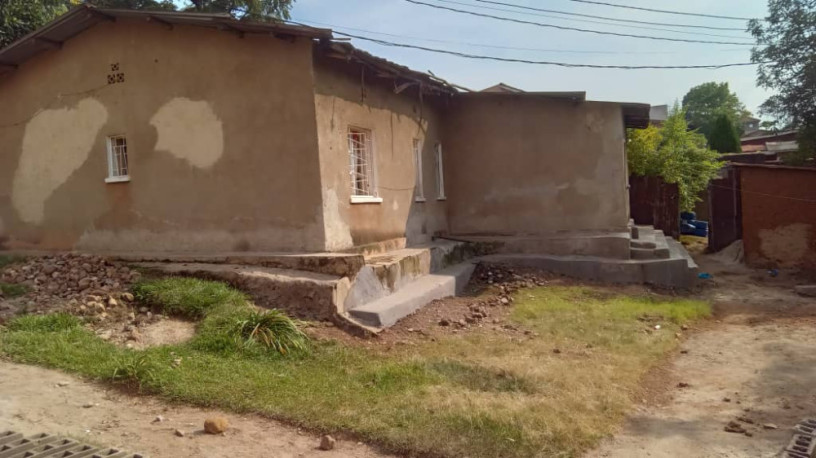 plot-for-sale-with-an-old-house-big-9