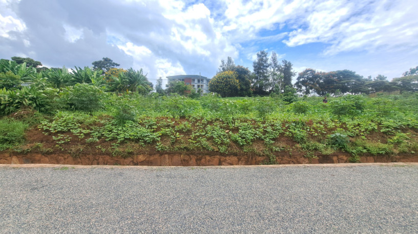 land-on-sale-on-the-main-road-kinyinya-vip-big-3
